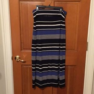 🎉 3 for $15 🎉 Striped skirt